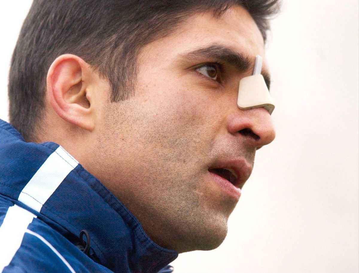 2004: The punch heard around the world – oliseh vs. hashemian