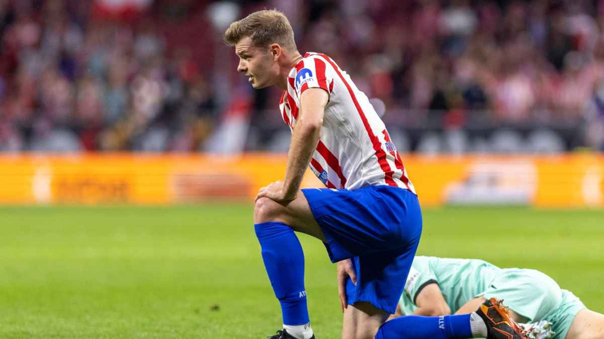 Alvarez injury rocks atletico, simeone forced to improvise