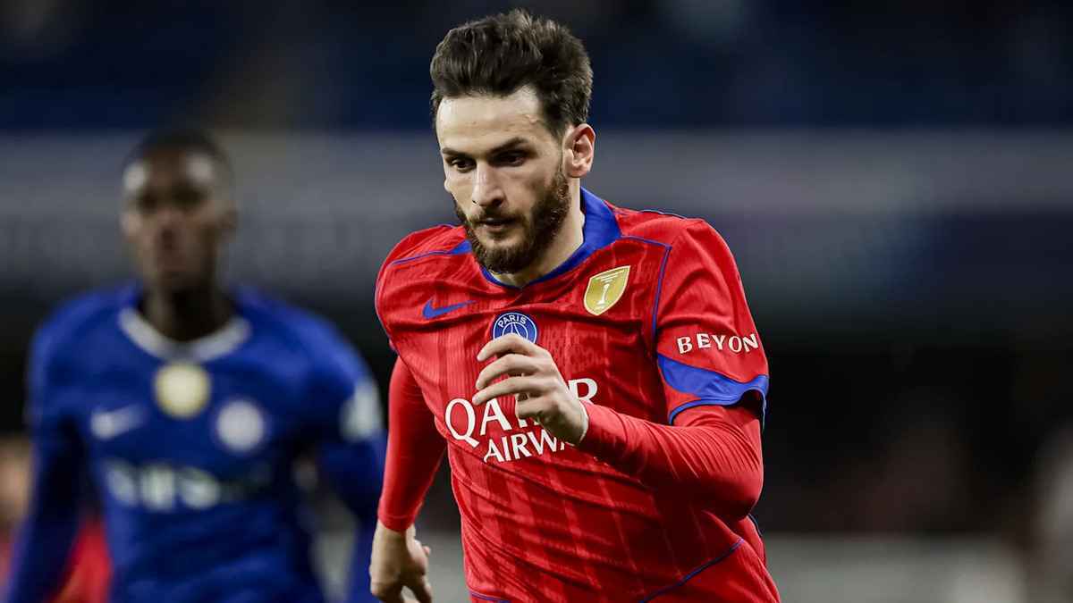 Arsenal eyes kvaratskhelia in potential premier league spending spree