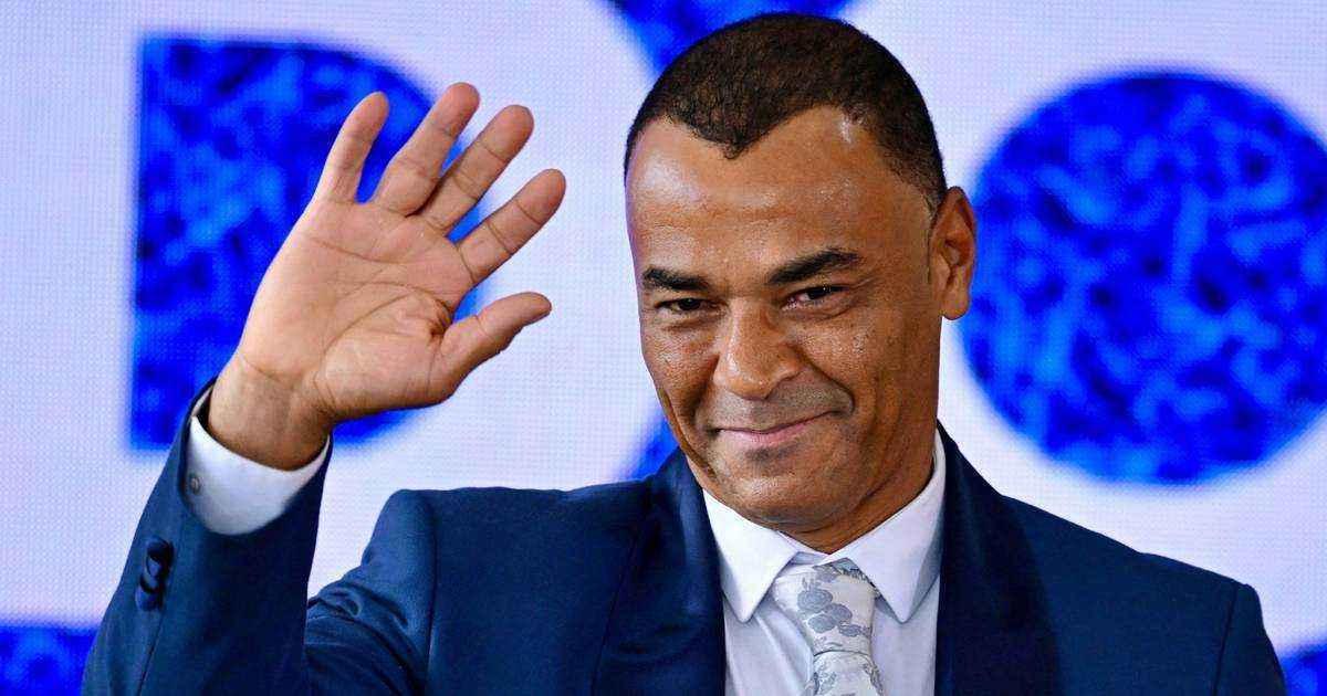 Cafu hails bayern's dominance: 'a world should admire their game'