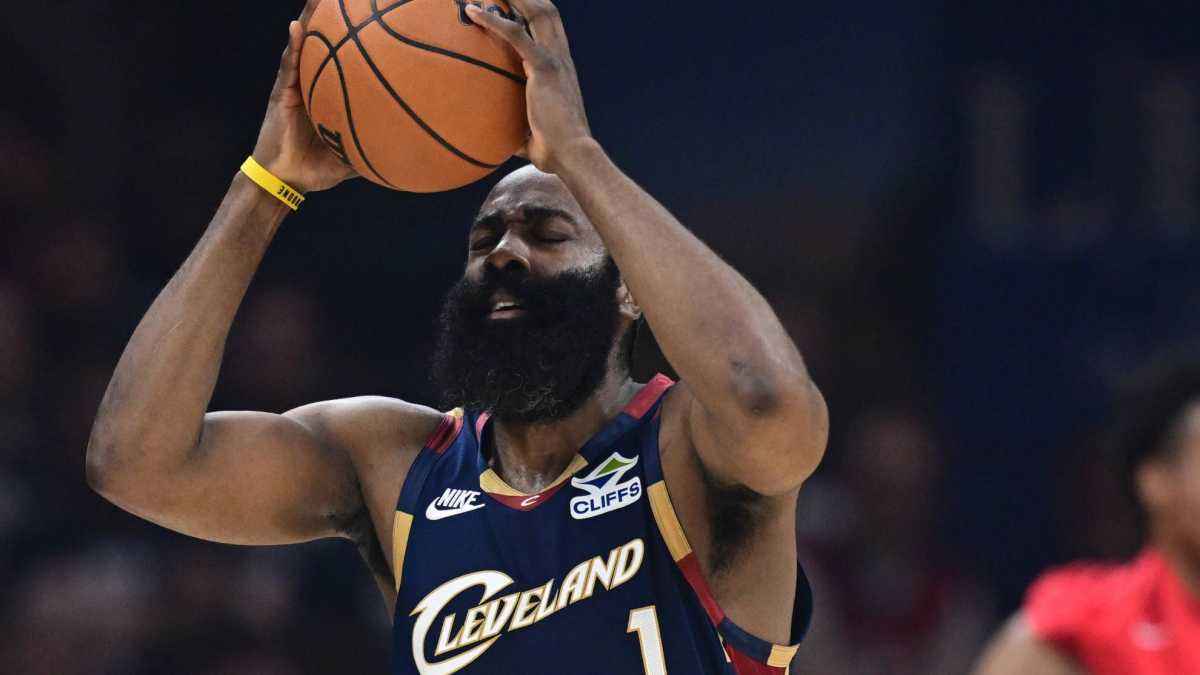Cavaliers dominate raptors, take commanding 2-0 series lead