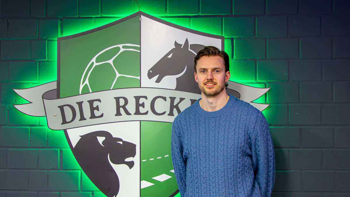 Hannover-burgdorf snags icelandic star sigvaldi gudjonsson