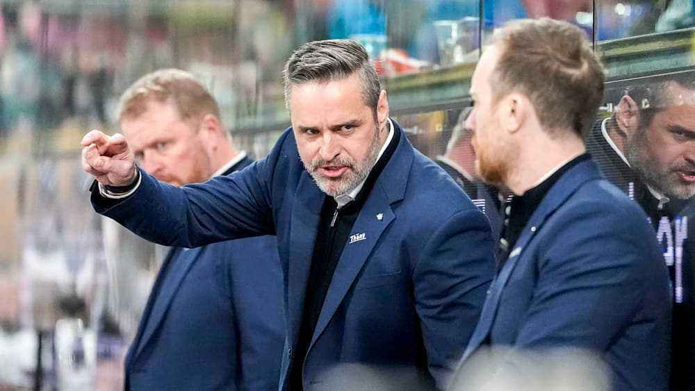 Holden stays put: davos coach extends contract to 2028