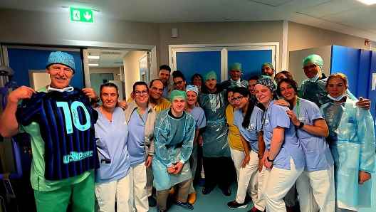Inter football club visits victims of crans-montana fire