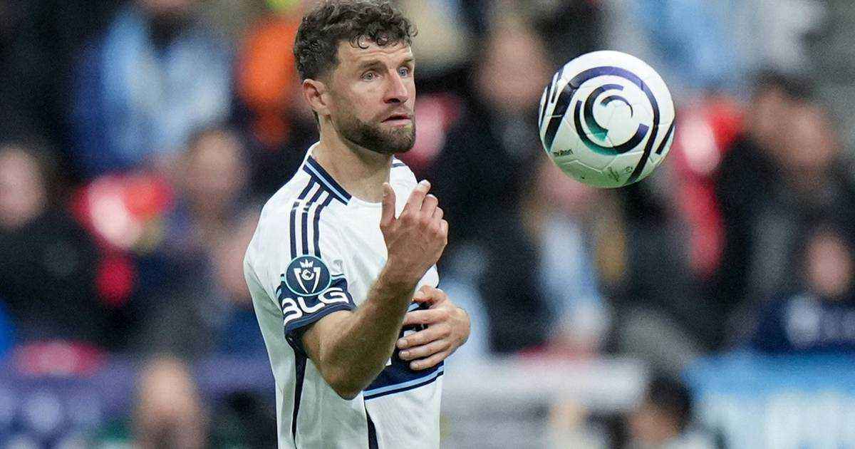 Müller shines as whitecaps cruise past united 6-0