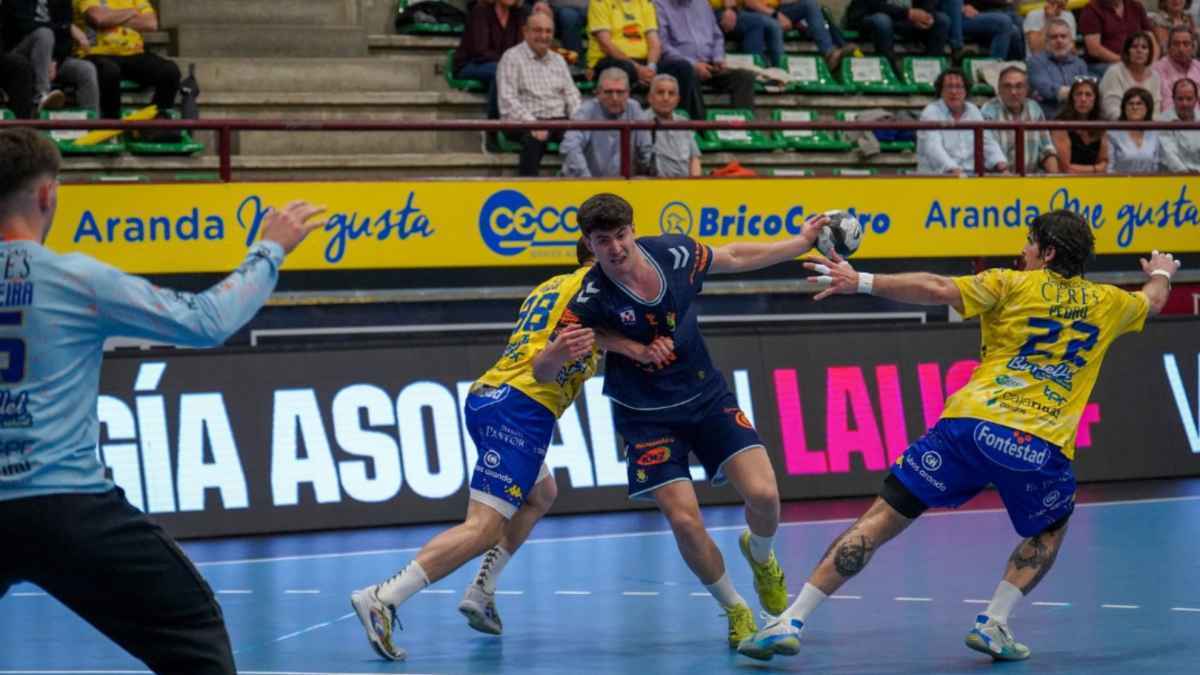 Nava steals vital win, shakes up liga asobal relegation battle