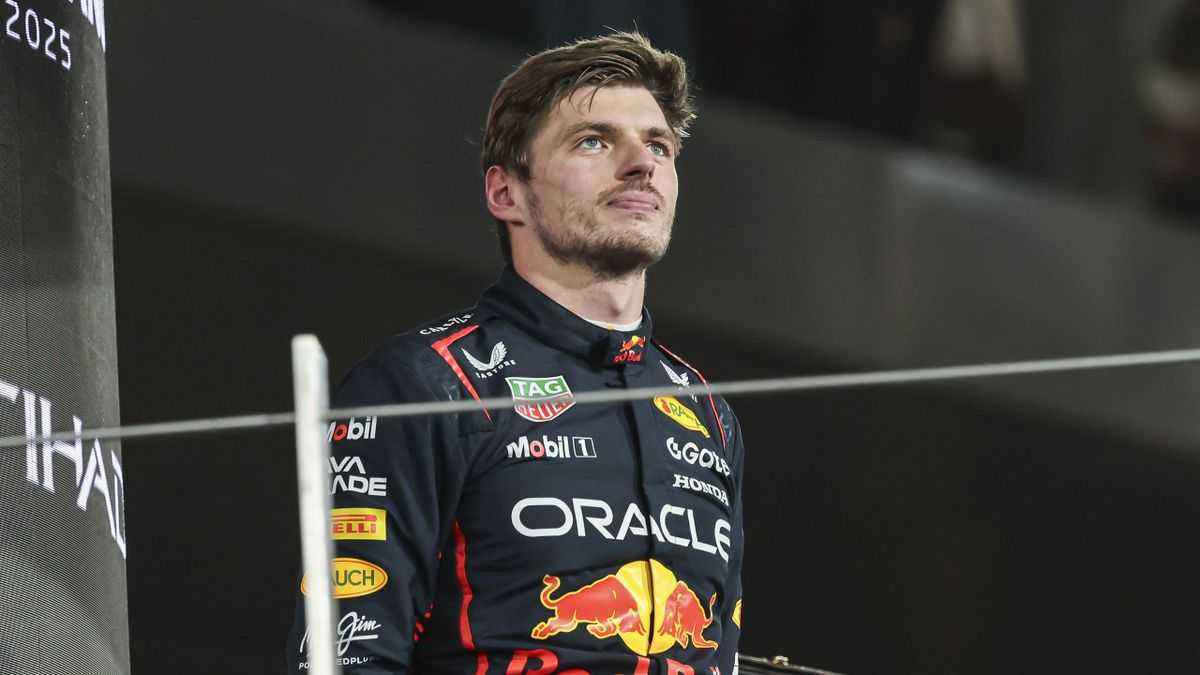 Piastri tops australian gp practice as aston martin faces power unit woes