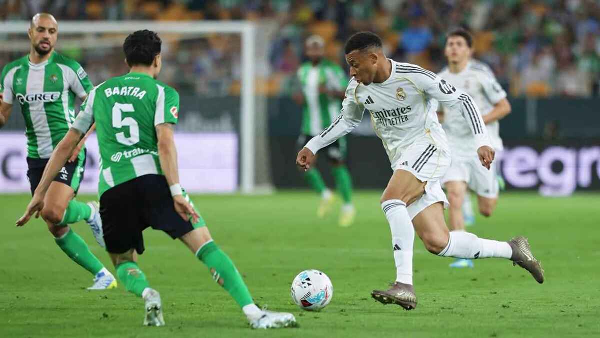 Real madrid suffers late scare at betis, title ambitions fading