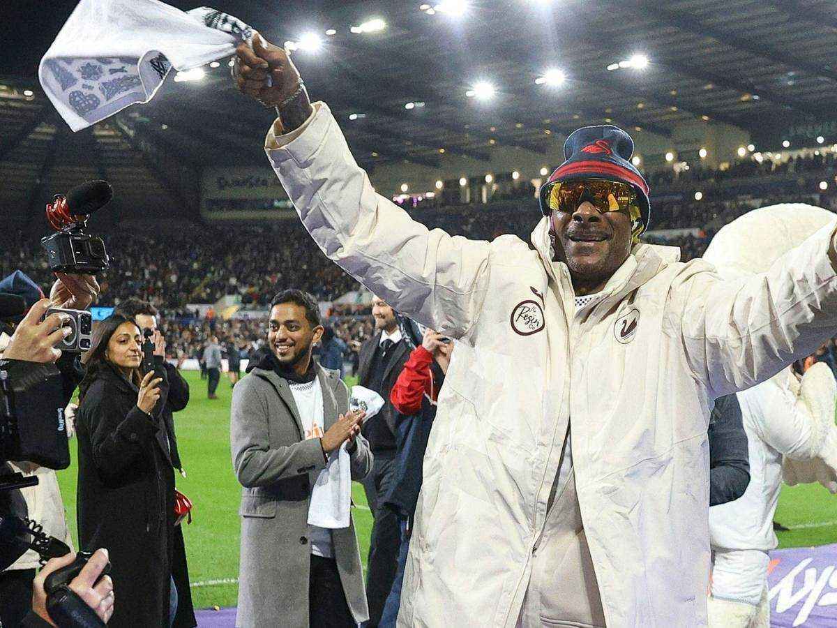 Snoop dogg visits swansea city, celebrates ownership stake