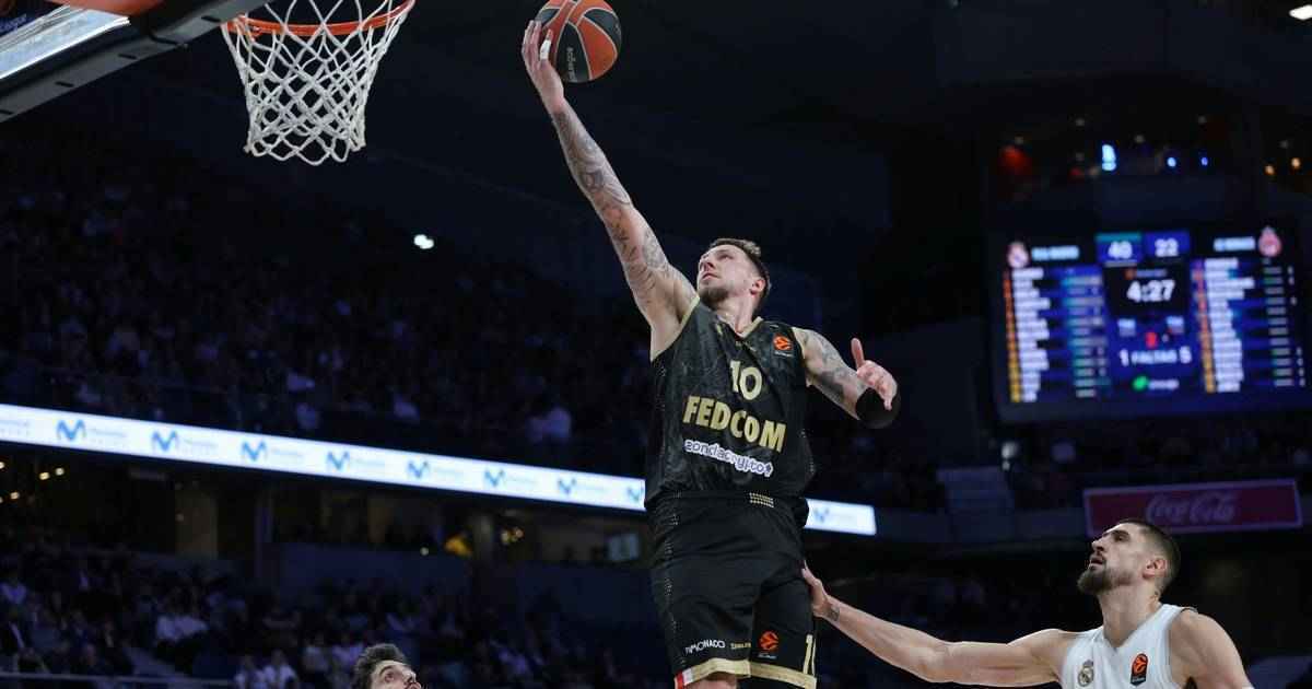 Theis's late collapse stuns barca as monaco stuns euroleague play-ins