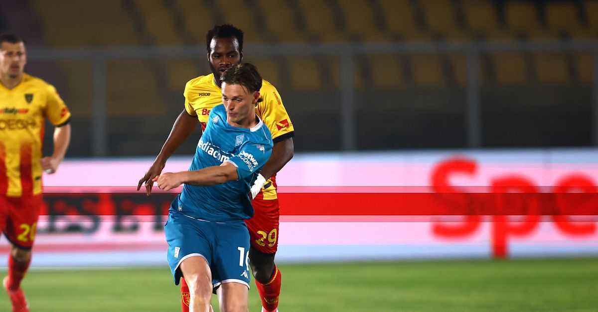 Vanoli: lecce avoids fiorentina collapse, gudmundsson's effort falls short