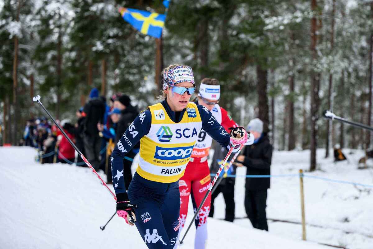 Weng edges diggins in thrilling finish at falun skiathlon